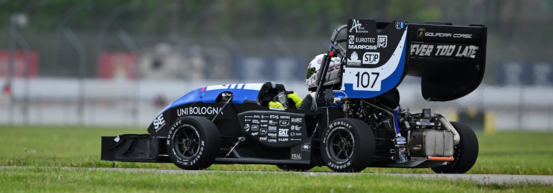 Von der Universität auf die Rennstrecke: Rollon Chiavette Unificate unterstützt UniBo Motorsport, das Rennteam der Universität Bologna