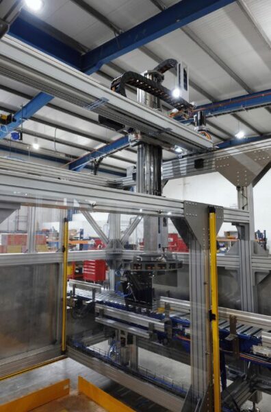 Rollon AMP Automation palletizing solution in pet food production
